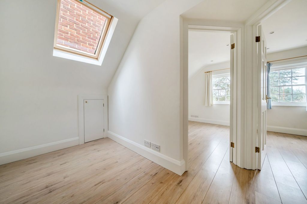 Property photo 3 of 7