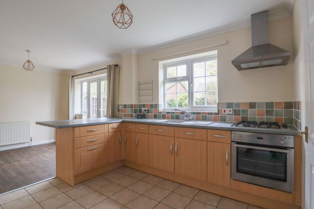 Property photo 3 of 13 Kitchen