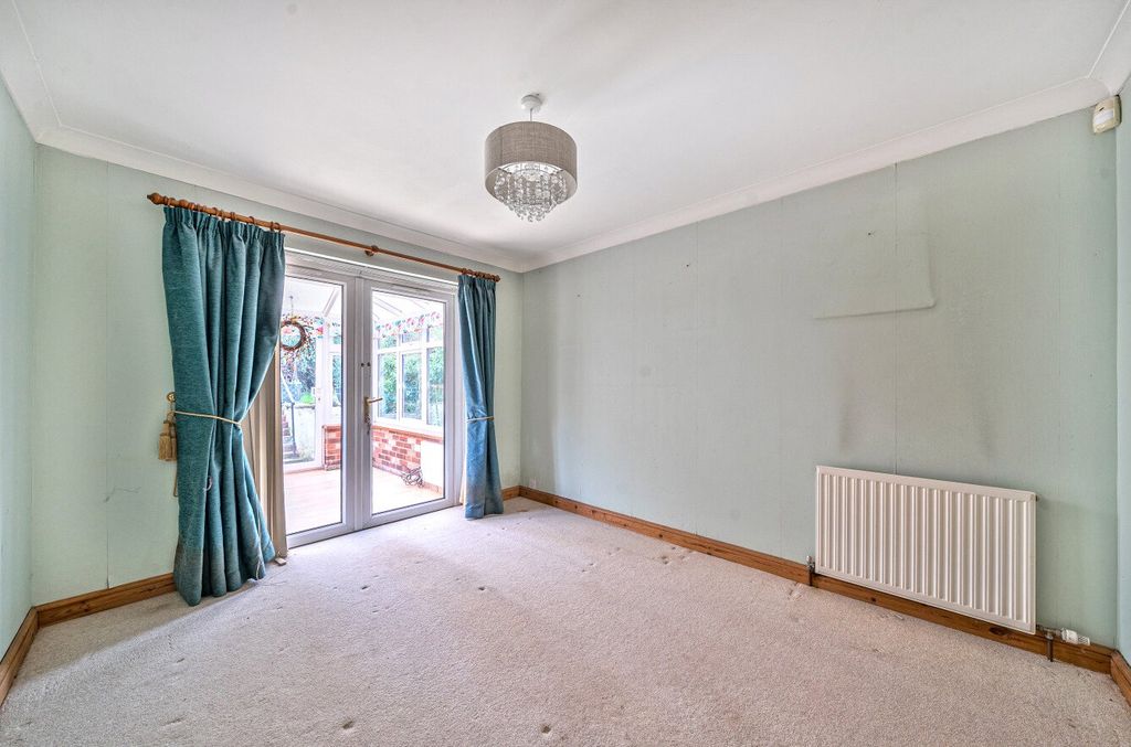 Property photo 3 of 10 Dining Room