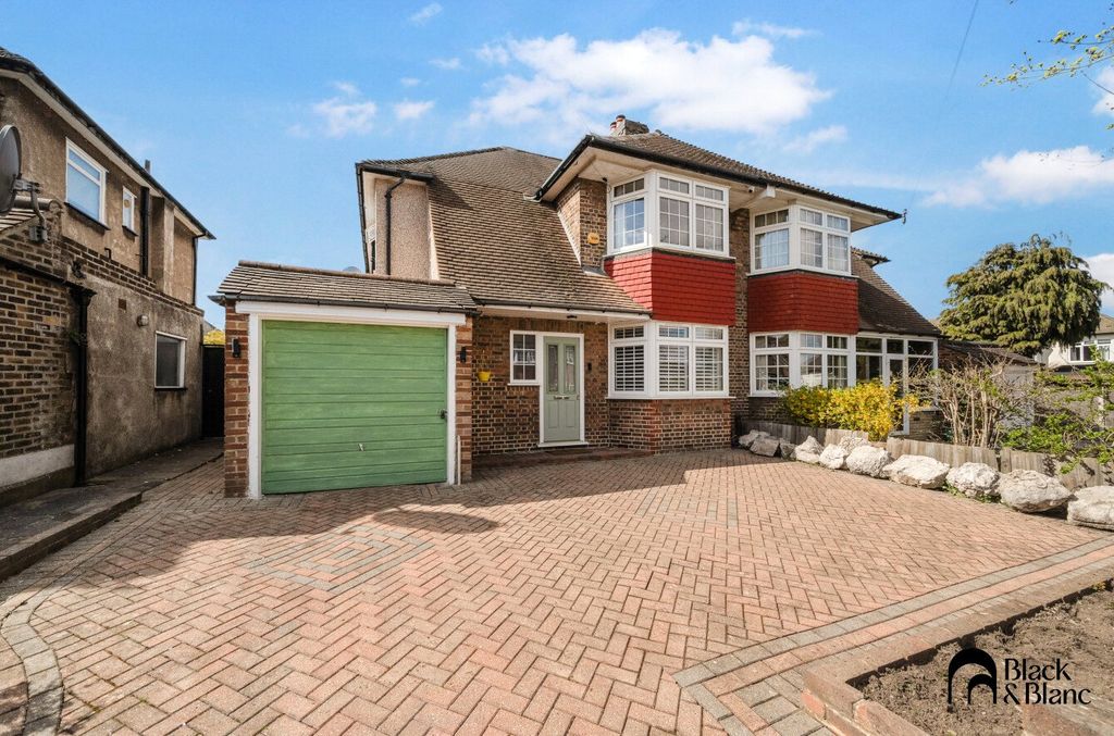 Property photo 1 of 20 External