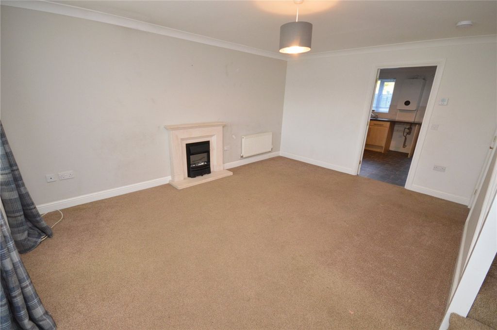 Property photo 2 of 14 Sitting Room