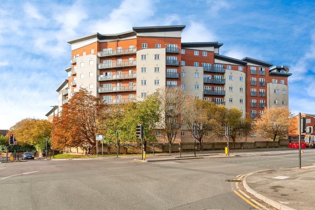 Property photo 1 of 15