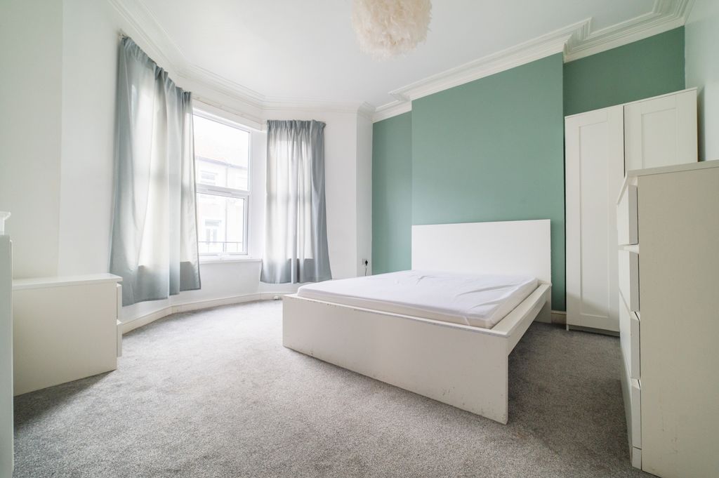 Property photo 2 of 12 Call 02920 454555 To Secure Your Viewing_1