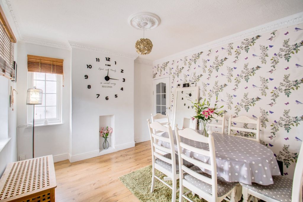 Property photo 2 of 22 Picture No. 15