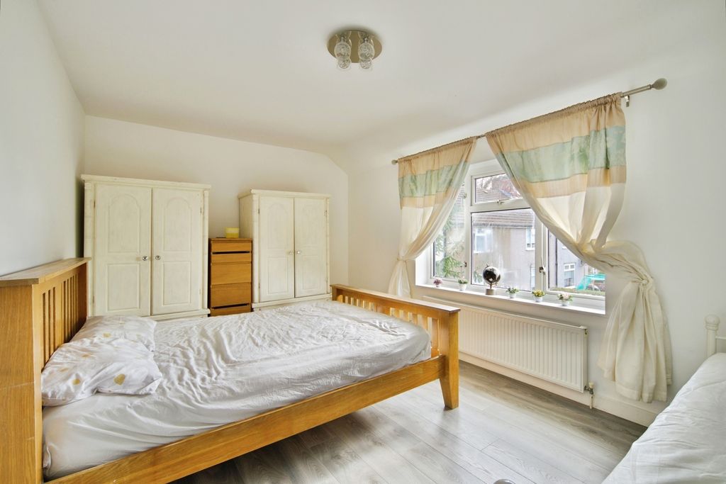 Property photo 3 of 20 Pbox-Img.Jpg