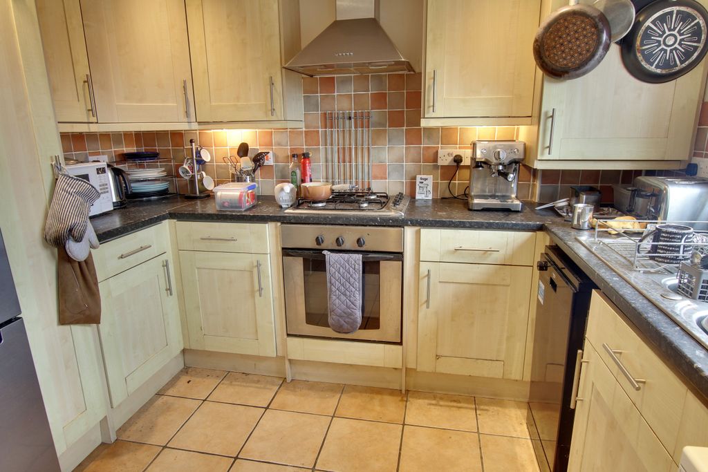 Property photo 2 of 5