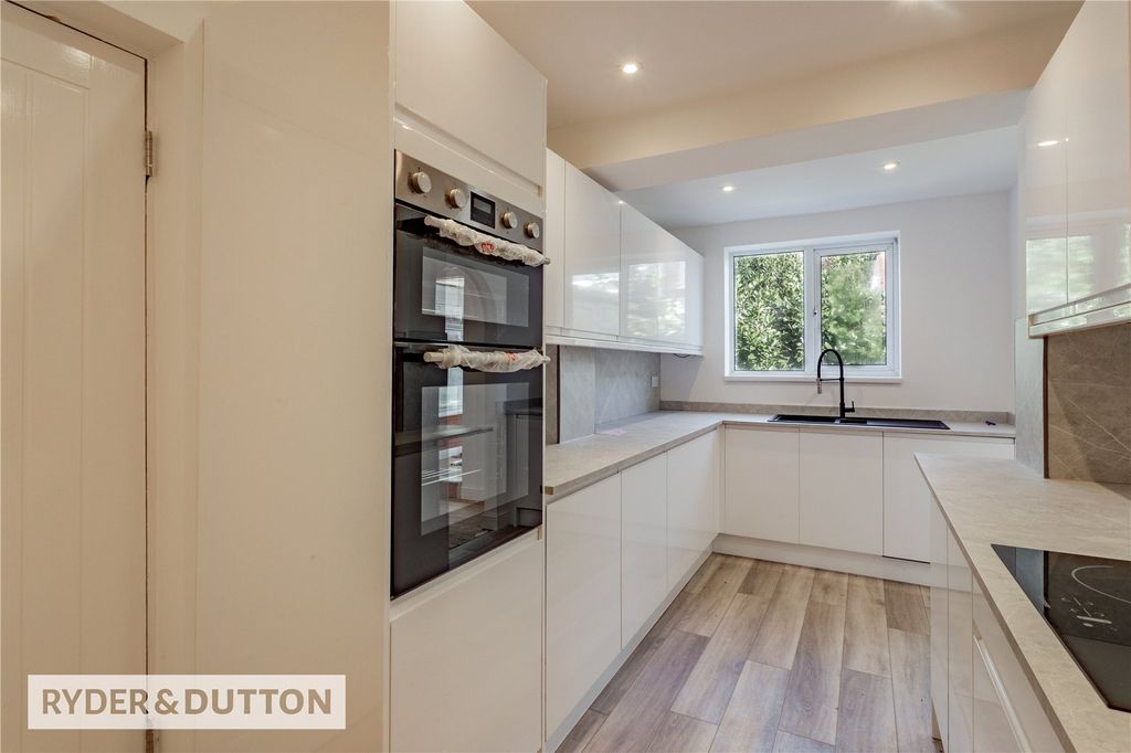 Property photo 2 of 23 Kitchen