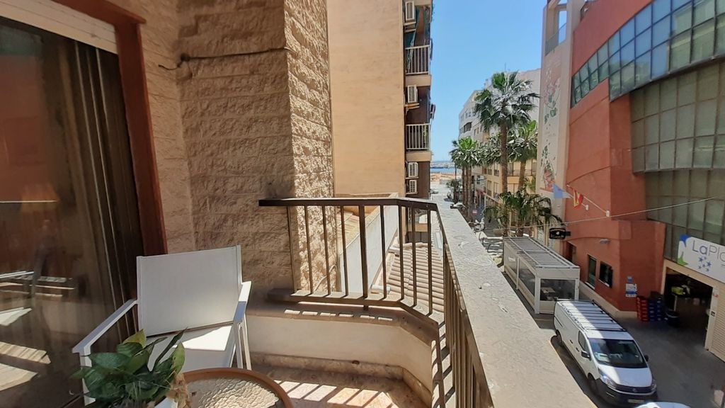 Property photo 1 of 37 Outstanding 4-Bedroom Apartment With Sea Views In The Centre Of Torrevieja