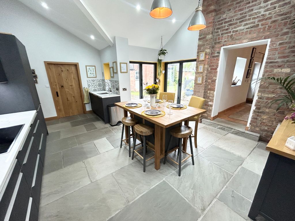 Property photo 3 of 35 Img_7124