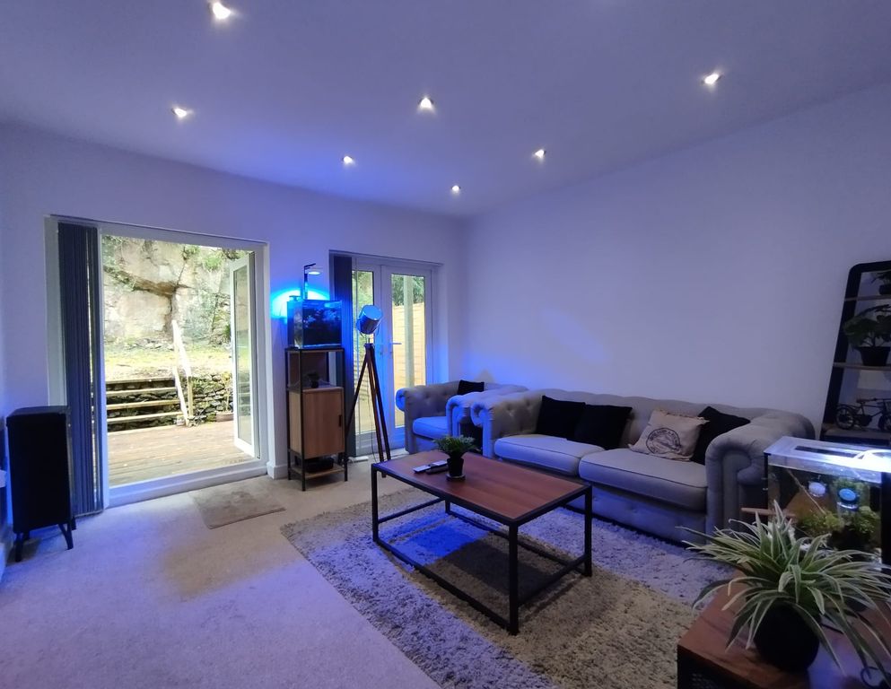 Property photo 2 of 10 Lounge