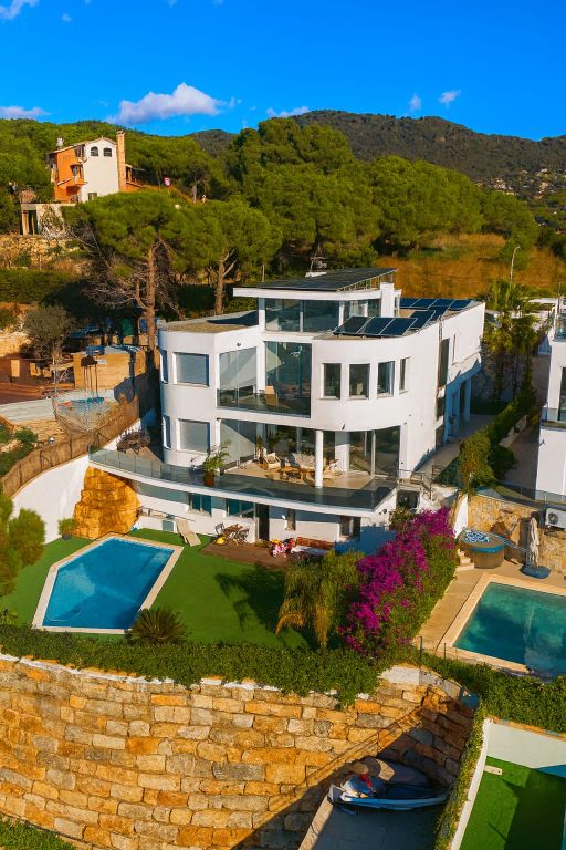 Property photo 3 of 24