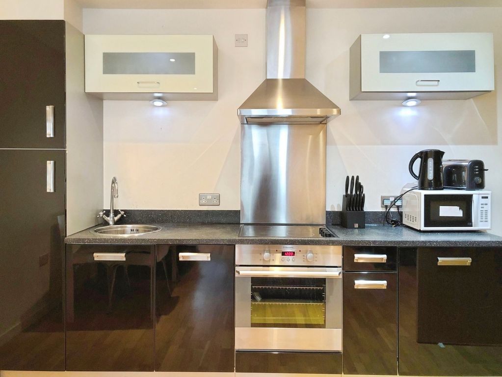 Property photo 3 of 8 Picture No. 14