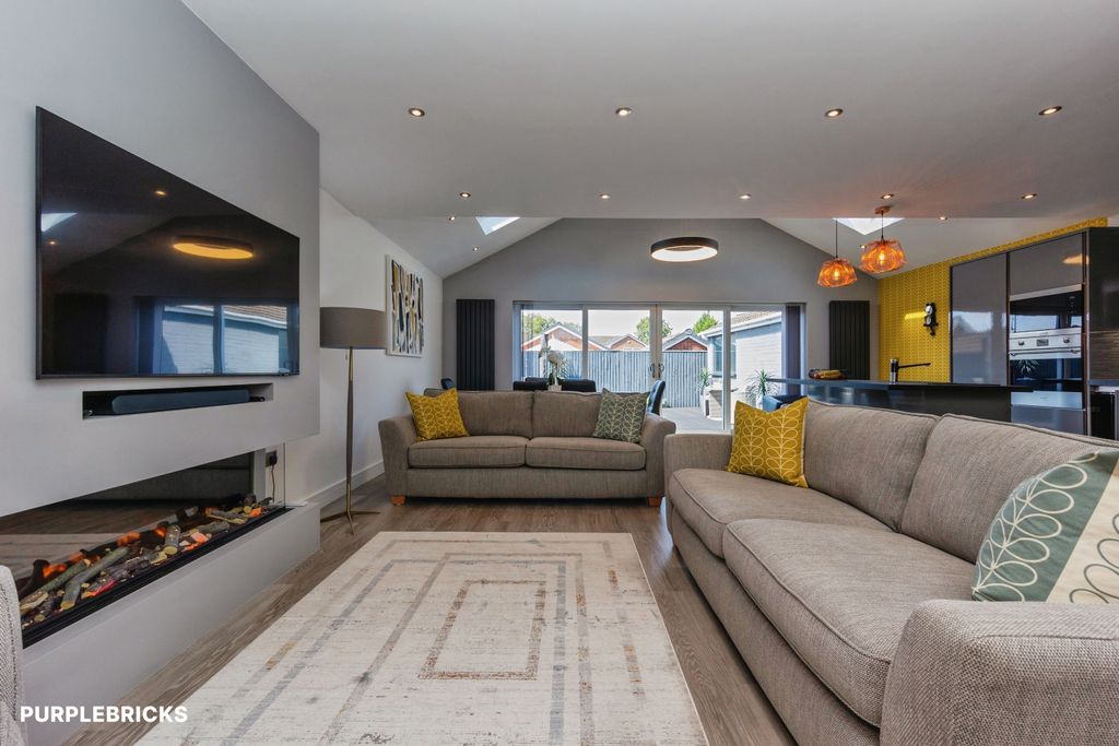 2 bed detached bungalow for saleSt. Asaphs Drive, Ashton-Under-Lyne OL6