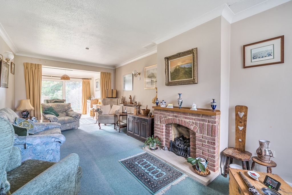 Property photo 2 of 14 Sitting Room