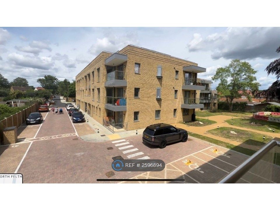 Property photo 1 of 3 Building &amp; Parking
