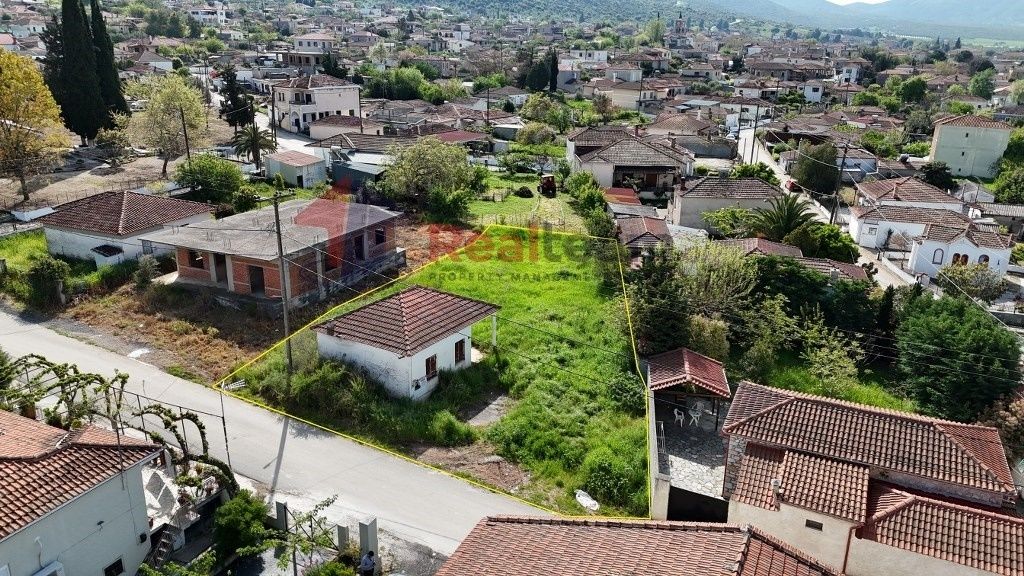 Property photo 2 of 23