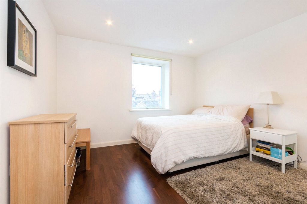 Property photo 3 of 8