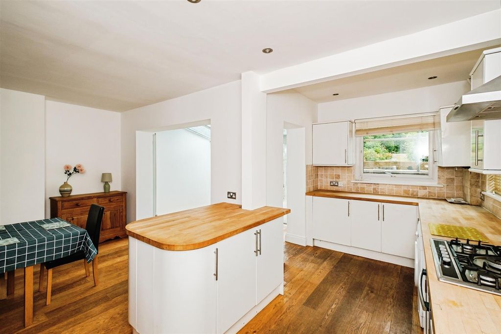 Property photo 3 of 15 Kitchen