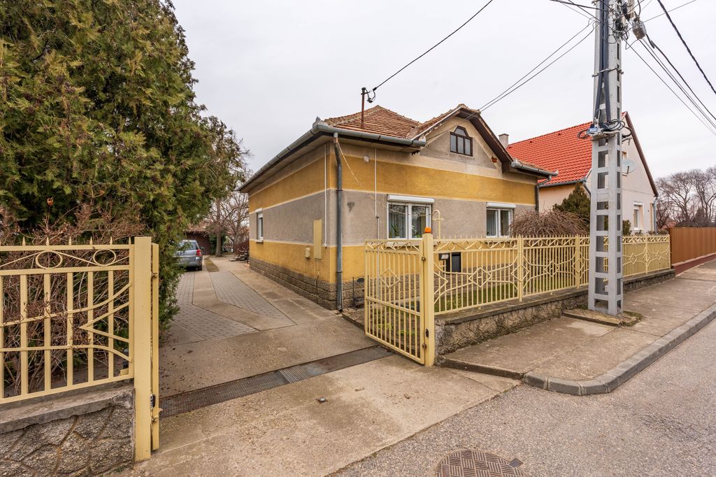 Property photo 1 of 23