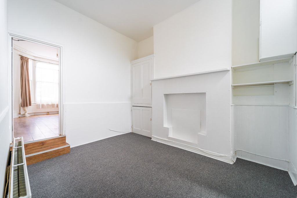Property photo 3 of 10 Mba06471