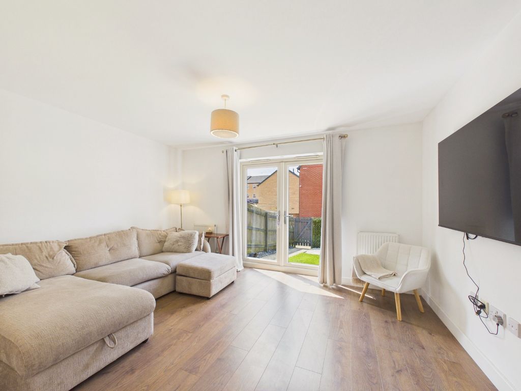 Property photo 2 of 13 5093456
