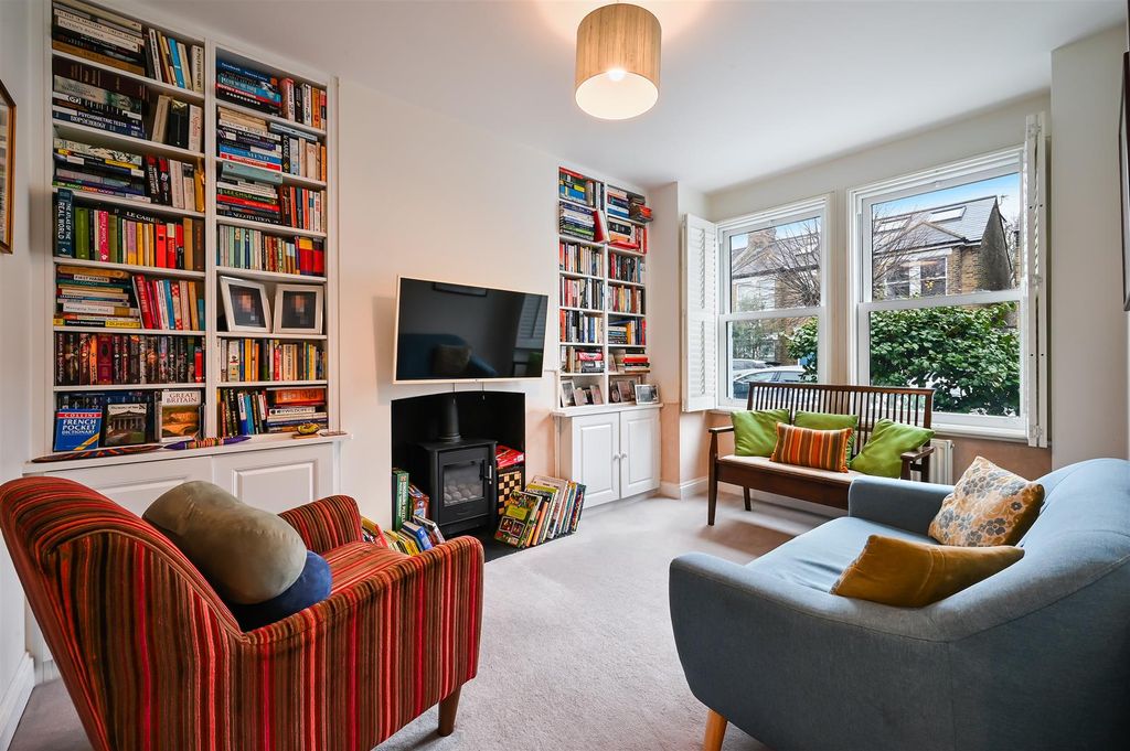 Property photo 3 of 12 Vernon Avenue (10).Jpg