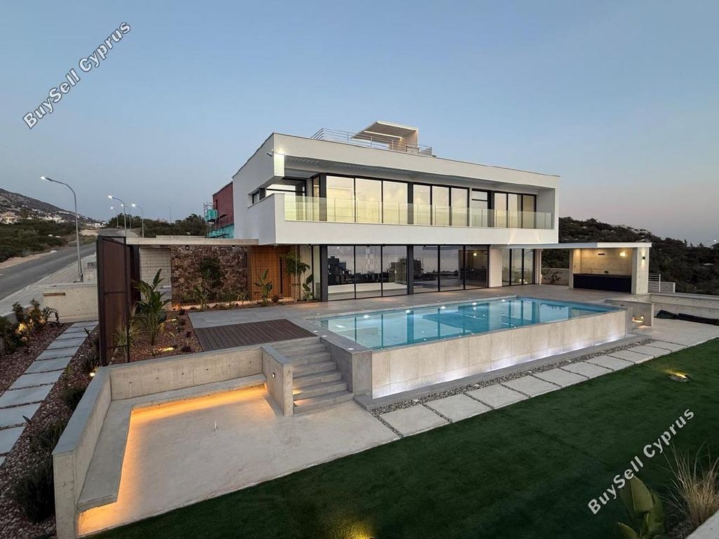 Property photo 1 of 24