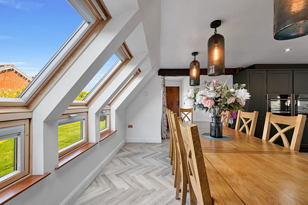 Property photo 3 of 54