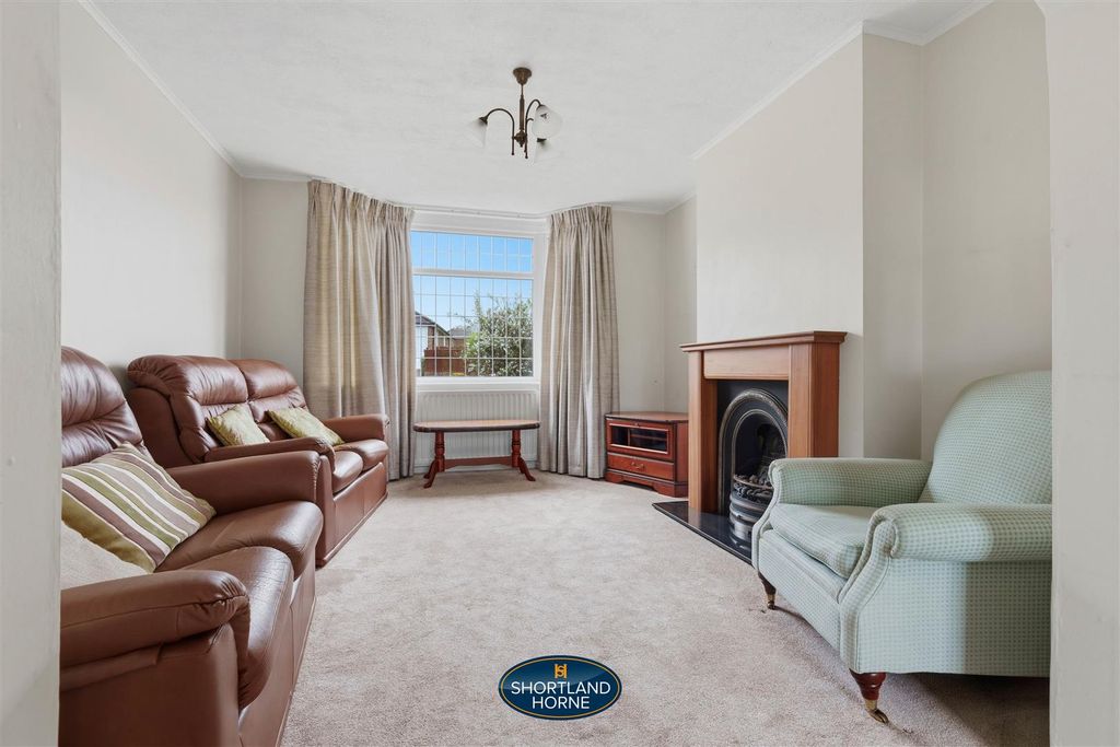 Property photo 3 of 26 14 Alfriston Road (10 Of 28).Jpg