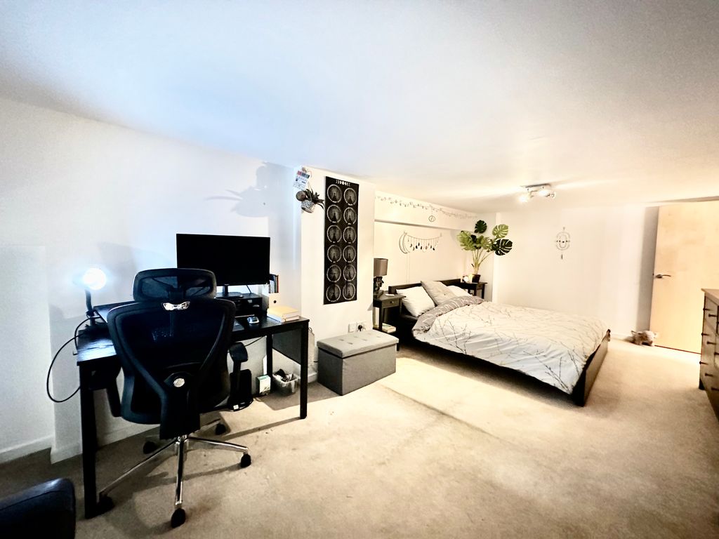 Property photo 3 of 31 Img_1401