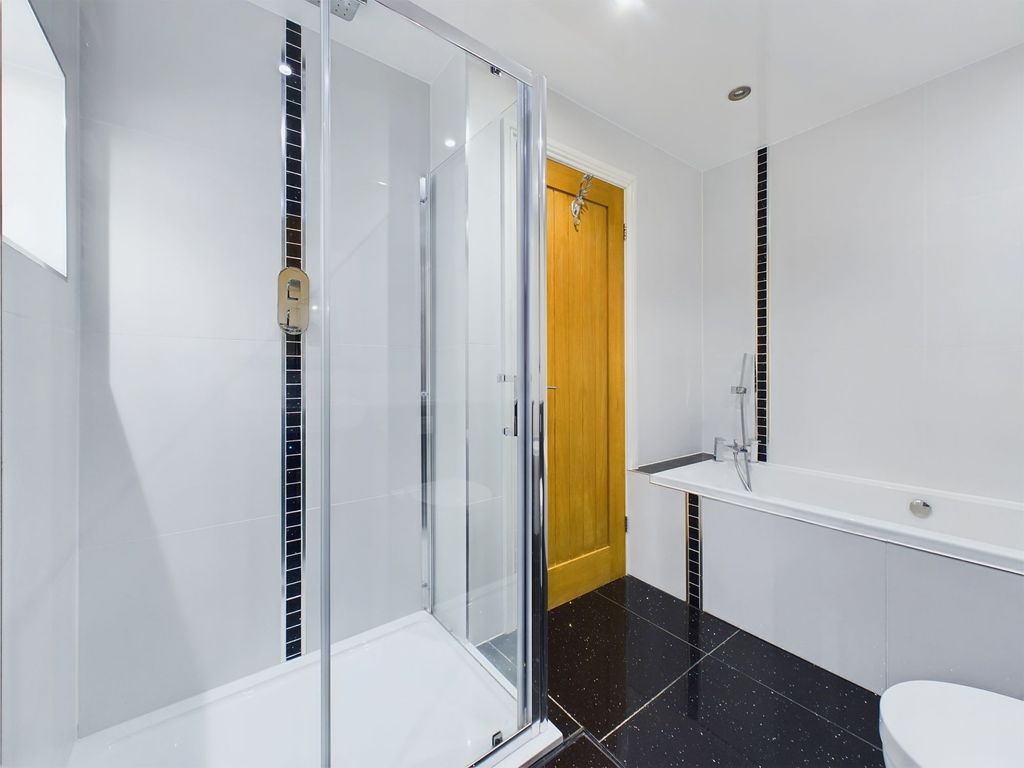 Property photo 3 of 33