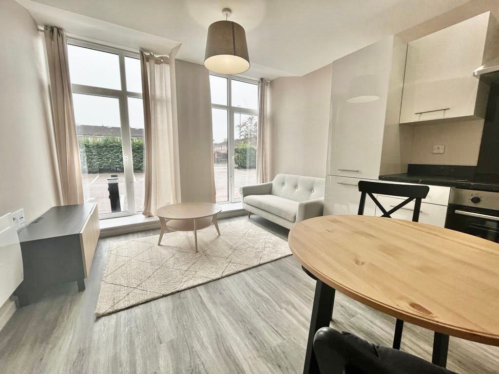 Property photo 3 of 8 Photo 03