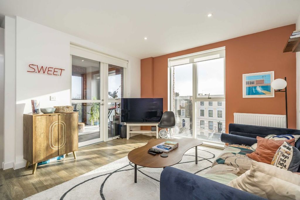 Property photo 2 of 7