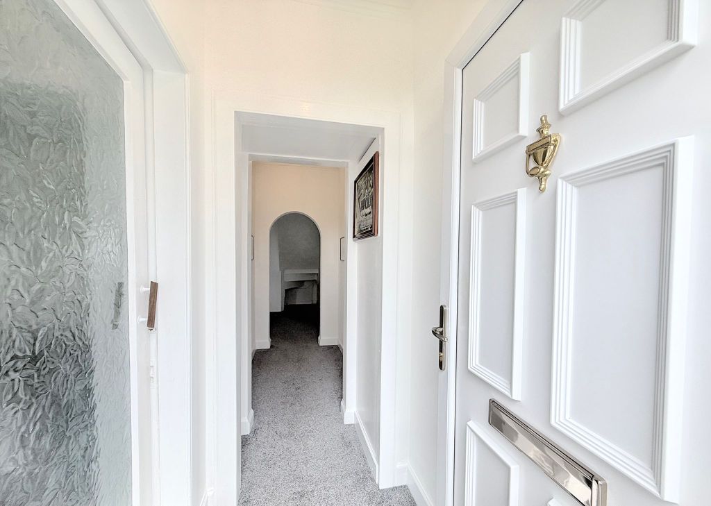 Property photo 2 of 27