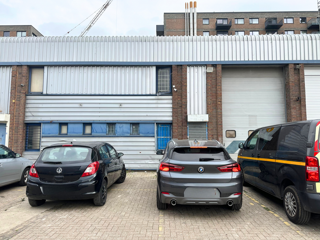 Property photo 1 of 5 An Industrial Unit To Let In Hayes