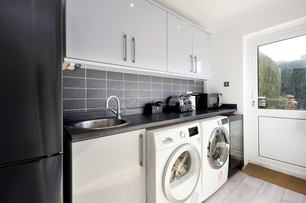 Additional image 8 of 4 bed country house for saleDell Lees, Seer Green, Beaconsfield HP9