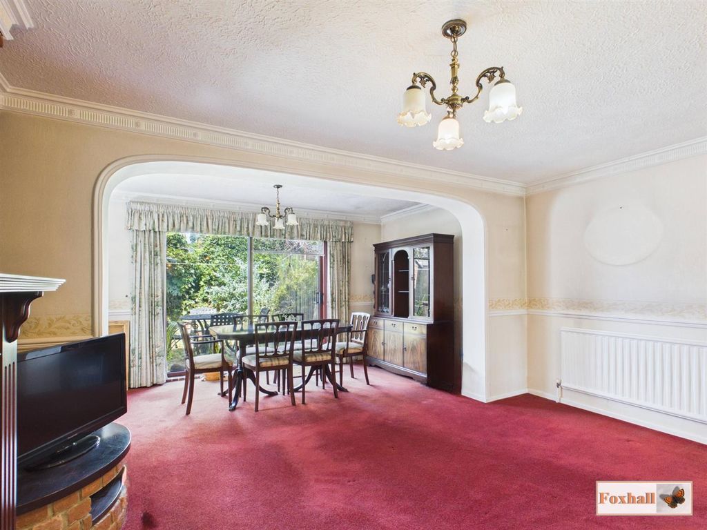 Property photo 3 of 12 Lounge / Diner