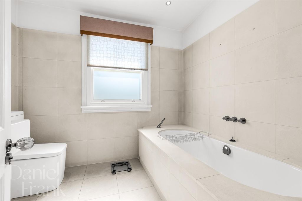 Additional image 36 of 5 bed detached house for saleThe Uplands, Loughton IG10