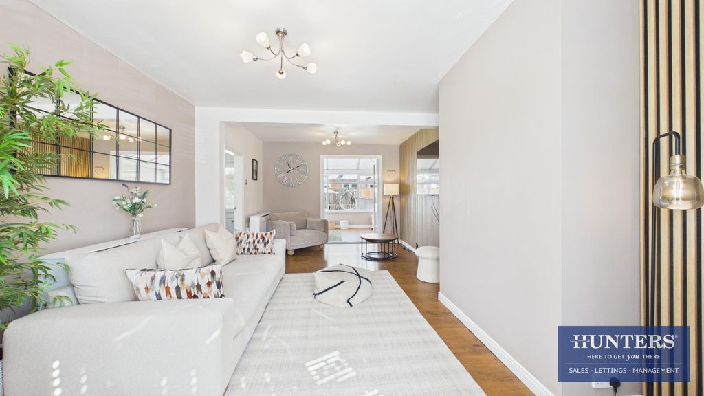 Property photo 3 of 19 Living Room