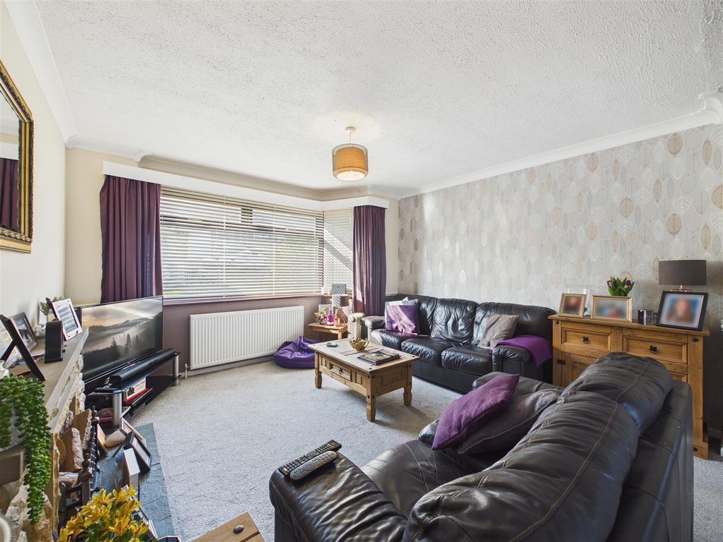 Property photo 3 of 18 Cam05476G0-Pr0134-Still008.Jpg