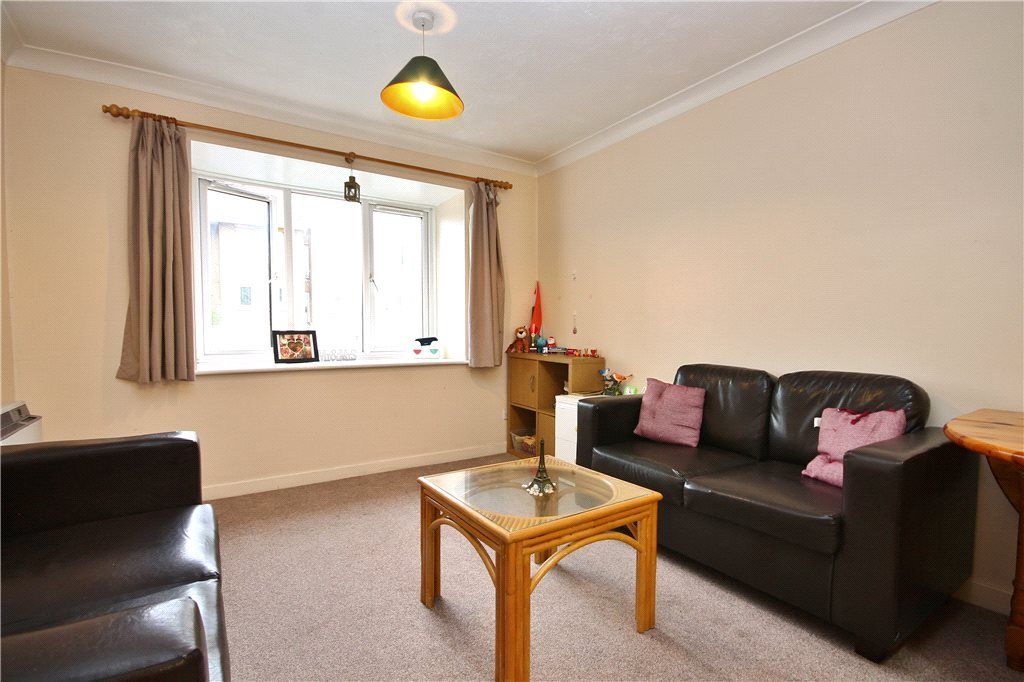 Property photo 2 of 8 Living Area