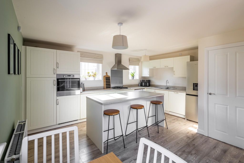 Property photo 2 of 18 Adams Way Kitchen