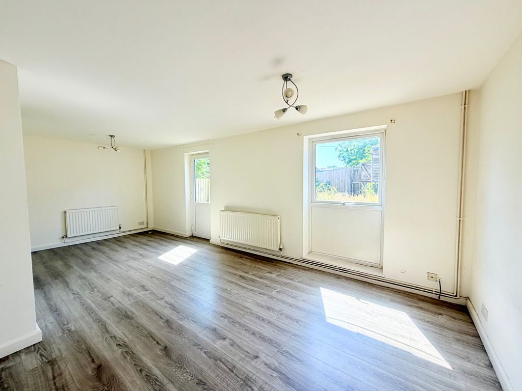 Property photo 2 of 10 Image