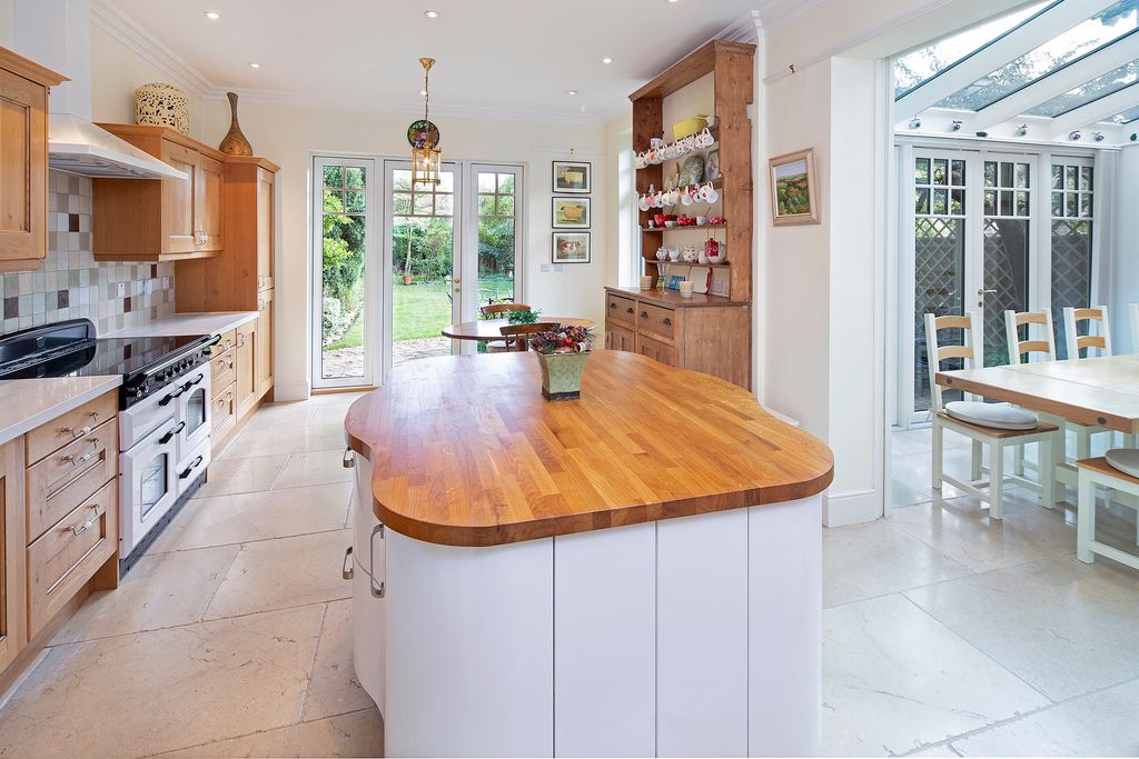 Property photo 1 of 24