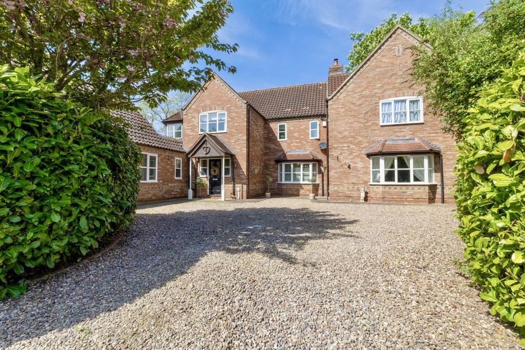 Property photo 2 of 38
