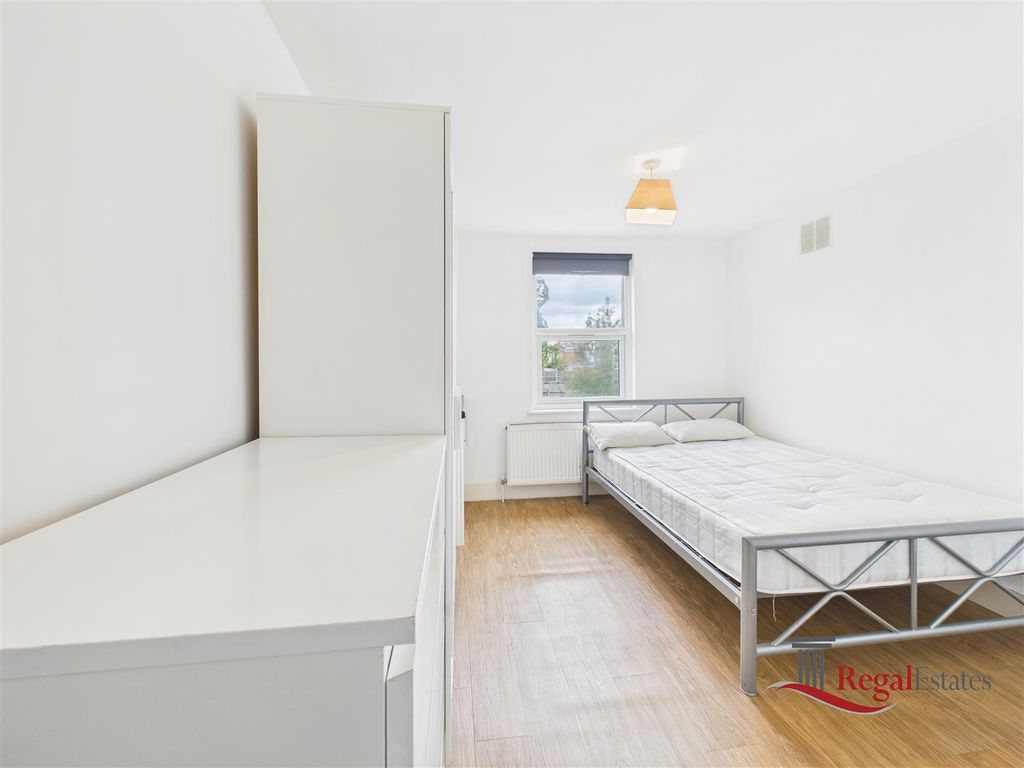 Property photo 2 of 5 Cam02489G0-Pr0220-Still002.Jpg