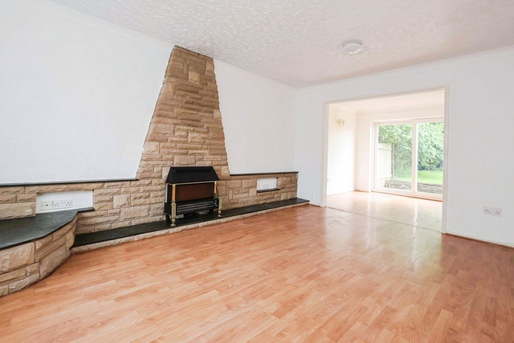 Property photo 2 of 16 Photo
