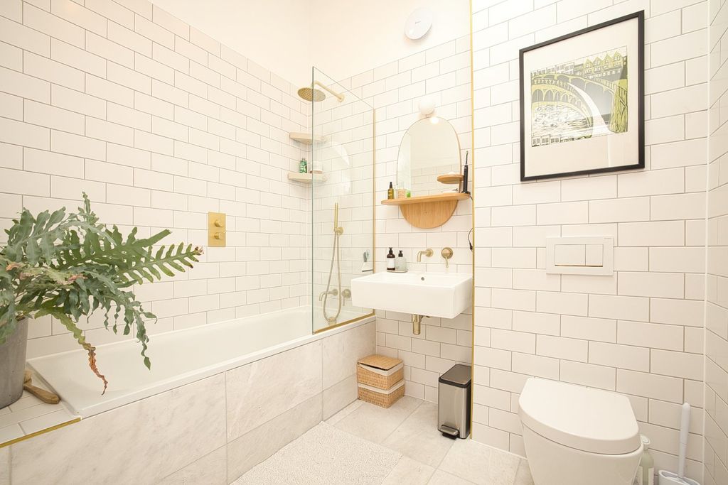 Additional image 13 of 3 bed flat for sale18 Royal Crescent St. Augustines Road, Ramsgate CT11