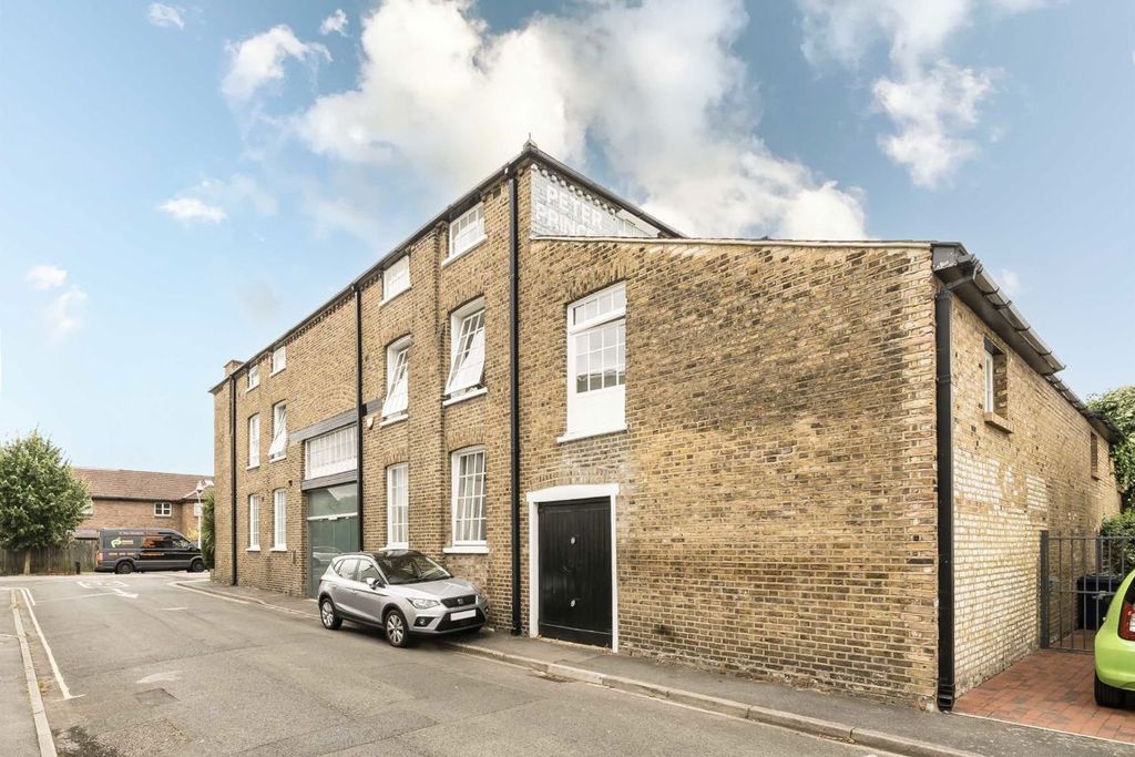 Property photo 1 of 5