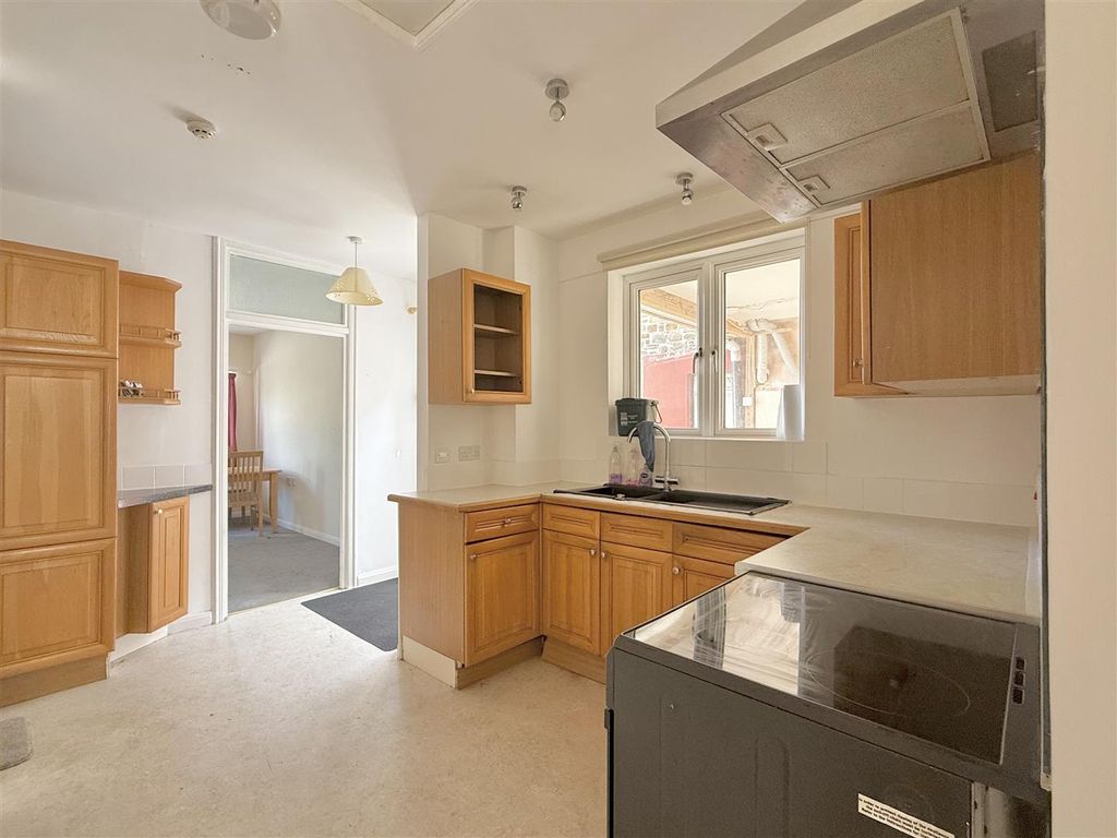 Property photo 2 of 8 Tempimagei9Hnll.Jpg